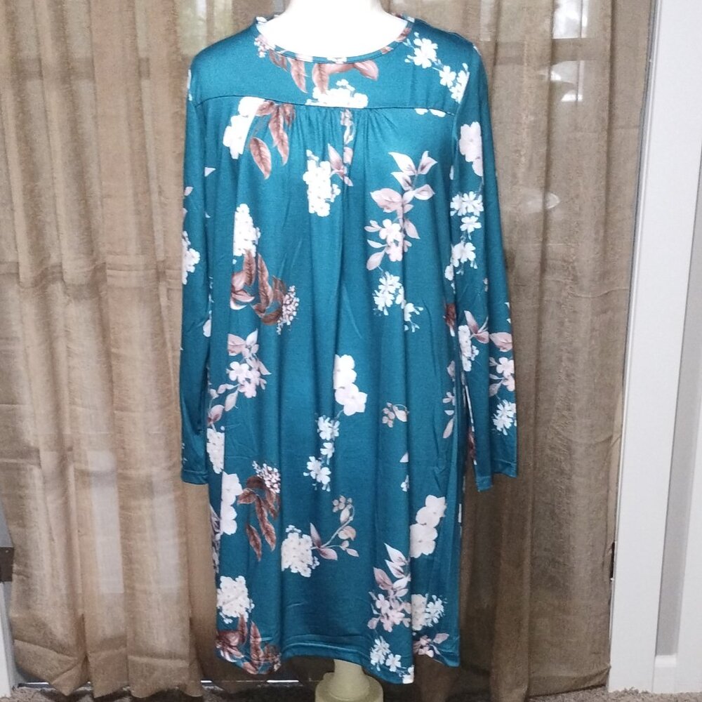 Women's Comfortable Floral Hospital Gown by Deyeek Size Medium. NWT.